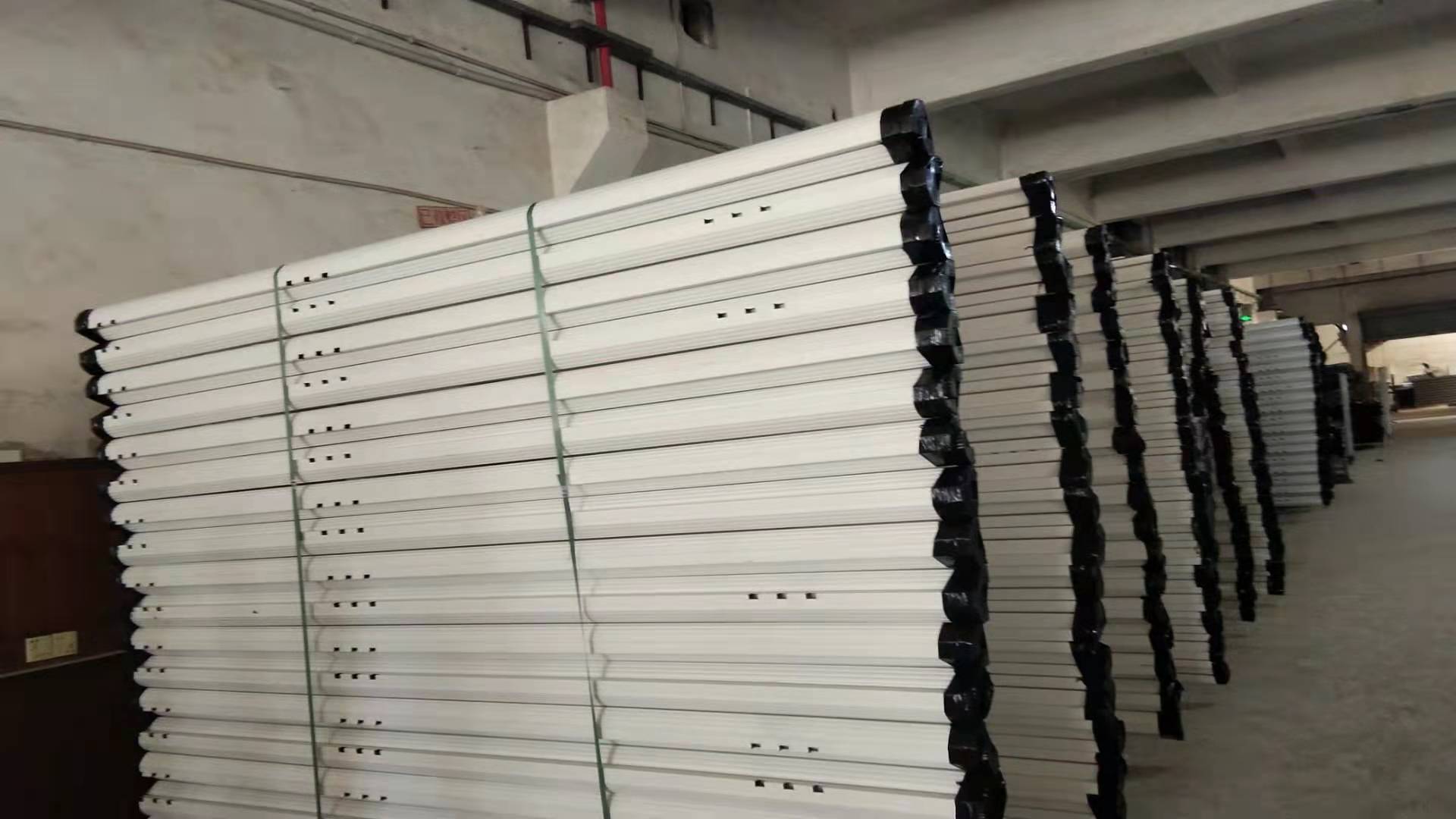 帶你走進鐵床生產廠家看看！