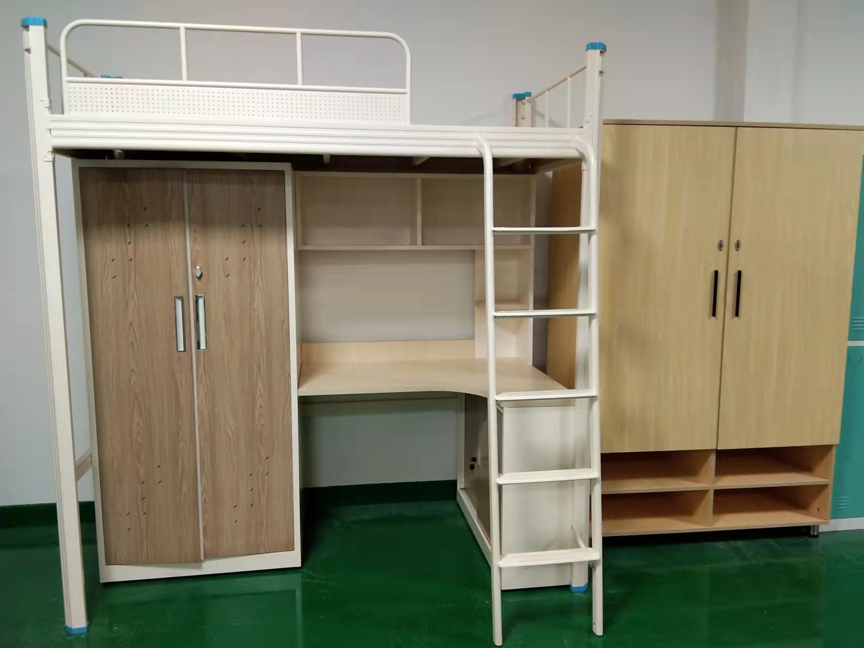 雙層鐵床是成人床嗎？它的高度是多少？