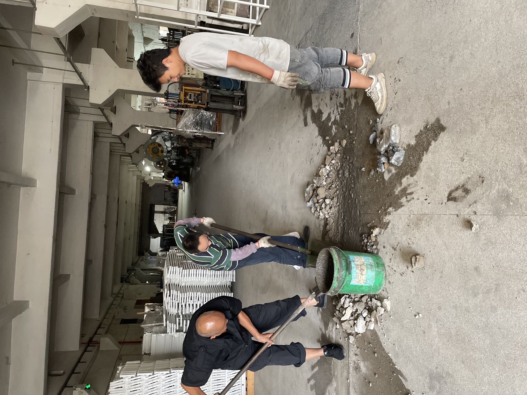 上下鋪鐵床廠家淡季整頓修理中！