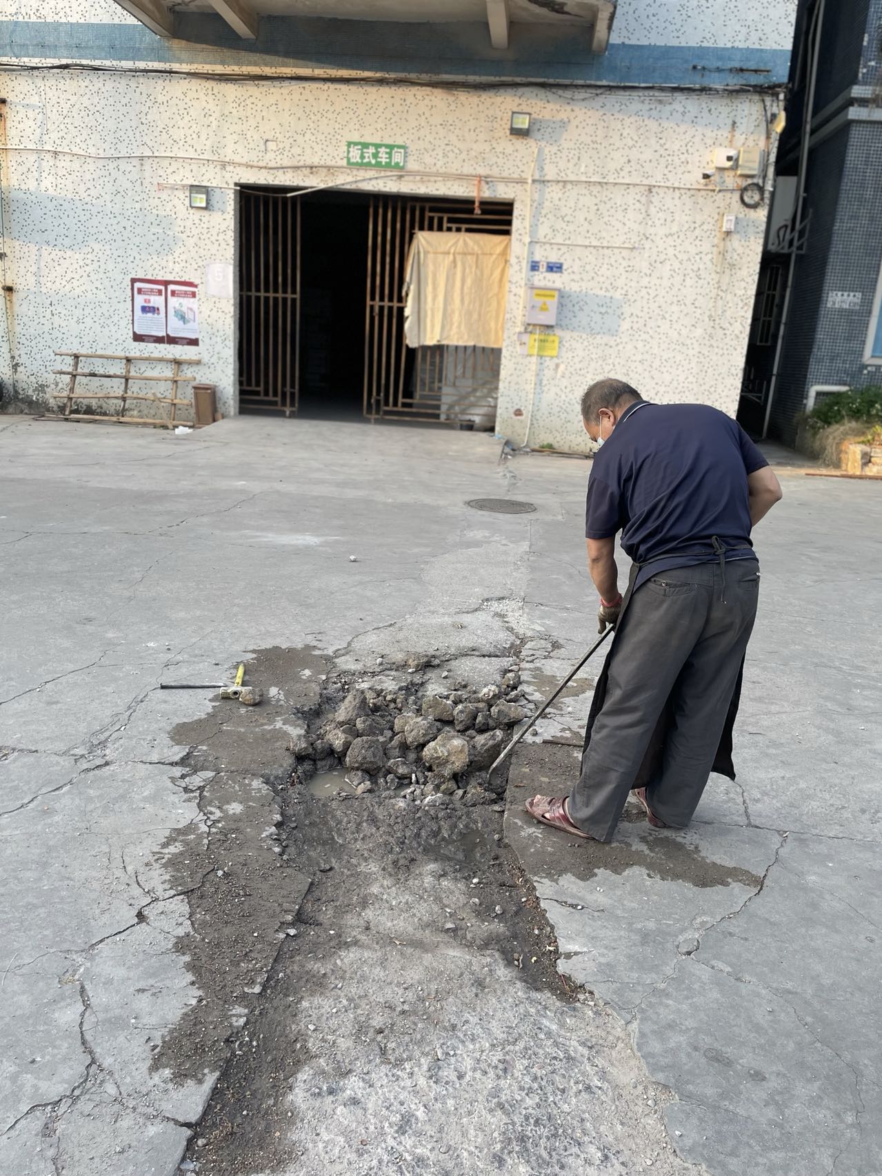 上下鋪鐵床廠家淡季整頓修理中！